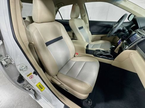 Used 2012 Toyota Camry LE FWD image 32