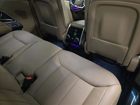 New 2026 Land Rover Range Rover Long Wheelbase SE image 11