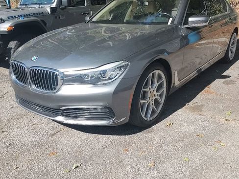 Used 2018 BMW 740i RWD image 1