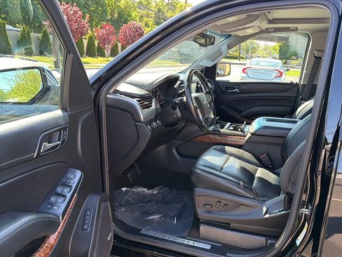 Used 2018 Chevrolet Suburban Premier AWD/4WD image 22