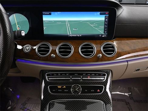 Used 2018 Mercedes-Benz E 300 4MATIC image 28
