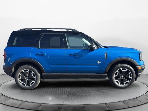 Certified 2022 Ford Bronco Sport Outer Banks w/ Tech Package AWD/4WD image 5