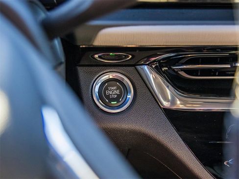 Certified 2025 Buick Envista Avenir image 32