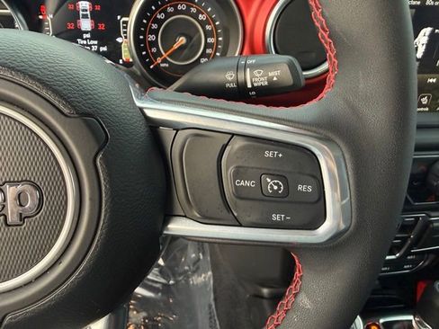 Used 2023 Jeep Gladiator Rubicon w/ Cold Weather Group image 22