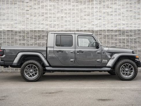 Used 2020 Jeep Gladiator Overland image 4