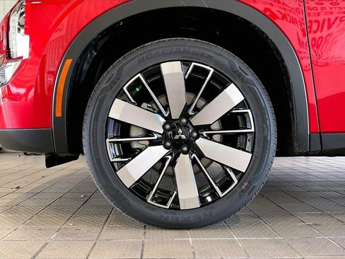 New 2026 Mitsubishi Outlander SE image 12