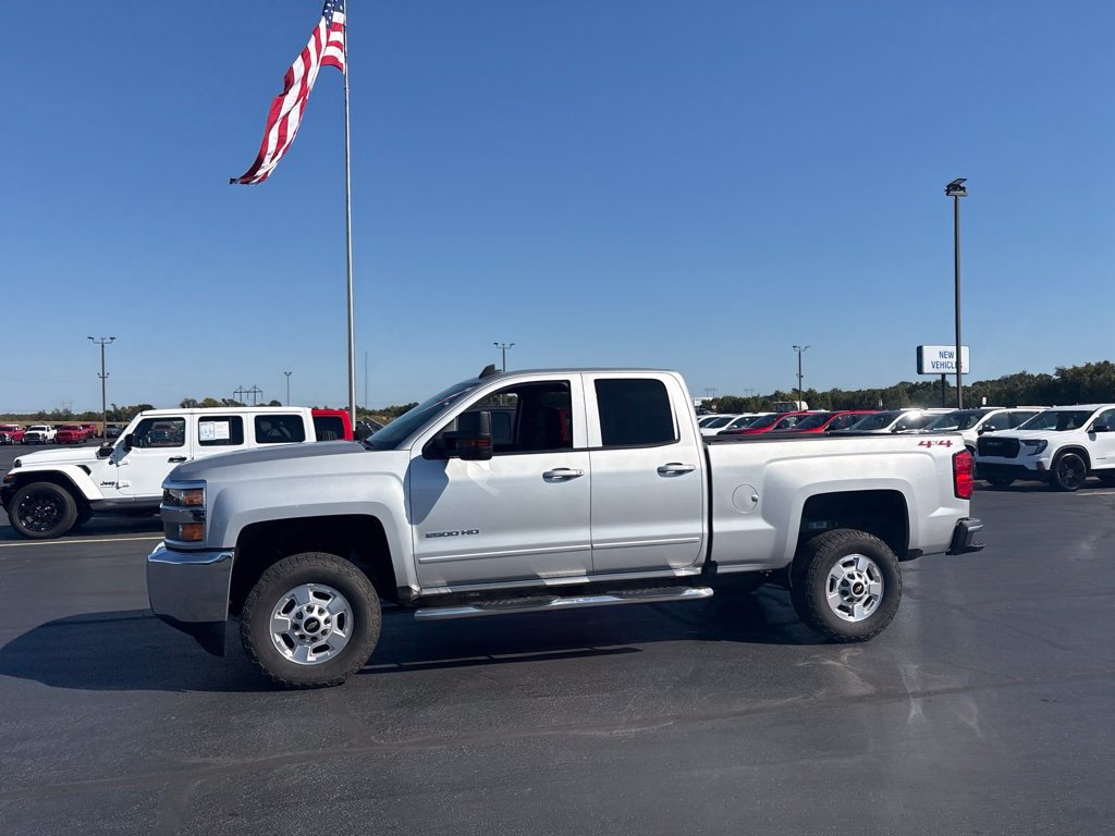 Used 2019 Chevrolet Silverado 2500 LT AWD/4WD image 3