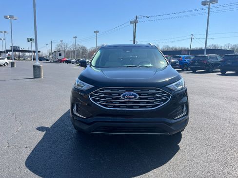 Used 2019 Ford Edge Titanium image 2