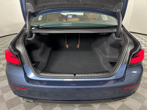 Used 2023 BMW 530i xDrive w/ Premium Package image 31