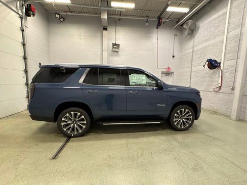 New 2026 Chevrolet Tahoe High Country w/ Sun And Tow Package AWD/4WD image 3