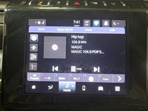 Certified 2023 Jeep Grand Cherokee Altitude image 23