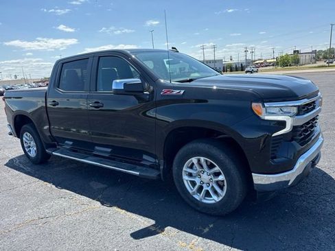 Used 2023 Chevrolet Silverado 1500 LT w/ Z71 Off-Road Package AWD/4WD image 3