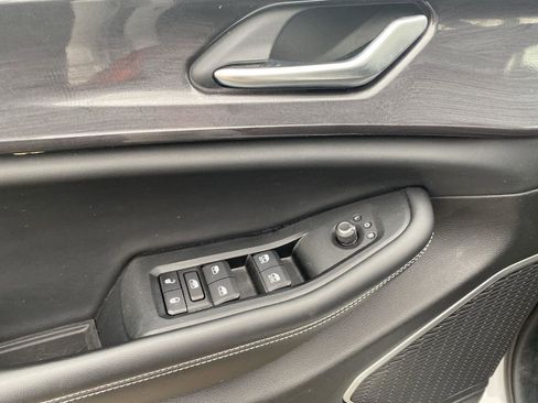 Used 2022 Jeep Grand Cherokee Laredo w/ Luxury Tech Group I image 13