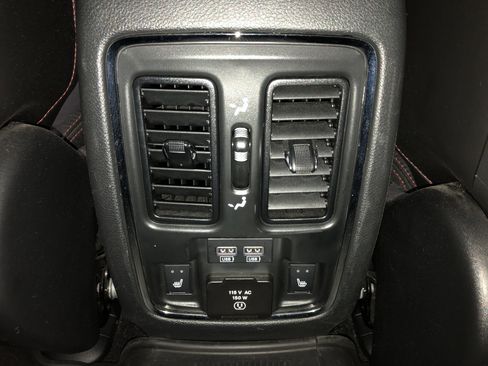 Used 2019 Jeep Grand Cherokee Trailhawk image 12
