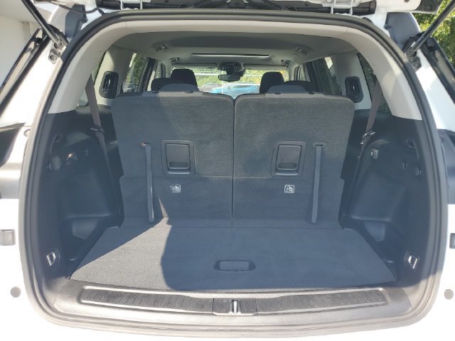 Used 2023 Jeep Grand Cherokee L Laredo RWD image 9