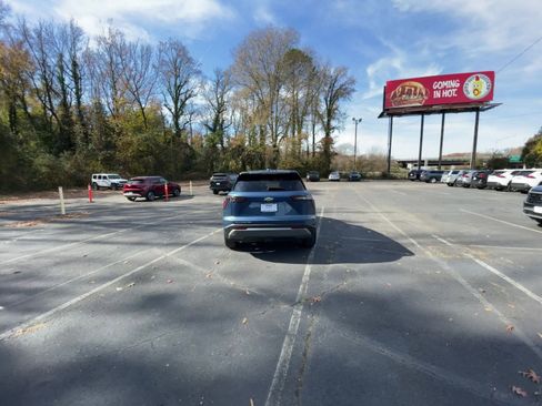 Used 2025 Chevrolet Equinox LT image 16