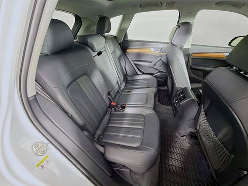 Used 2021 Audi Q5 e Premium Plus w/ Premium Plus Package AWD/4WD image 29