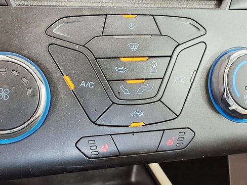 Used 2016 Ford Fusion SE w/ Equipment Group 202A FWD image 19
