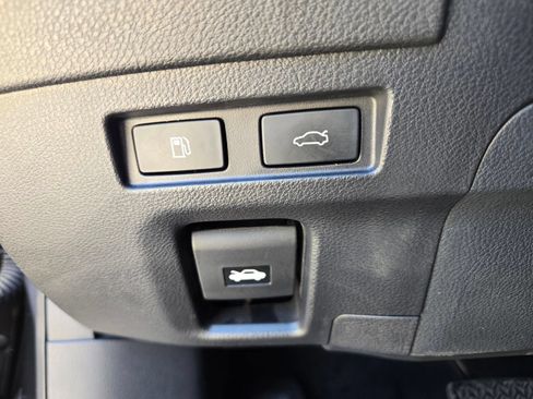 Used 2024 Lexus ES 300h w/ Premium Package FWD image 18