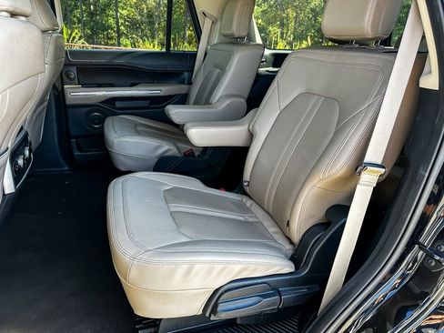 Used 2023 Ford Expedition Limited image 26