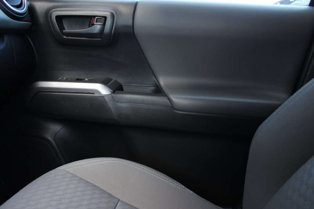Used 2023 Toyota Tacoma SR5 AWD/4WD image 19