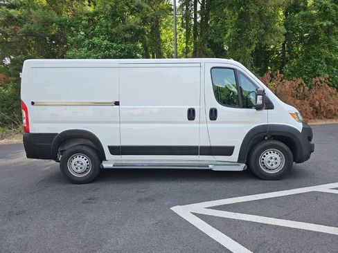 Used 2025 RAM ProMaster 2500 w/ U-Haul Equipment Group FWD image 4