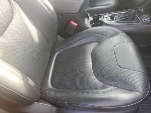 Used 2019 Jeep Cherokee Limited w/ Trailer Tow Group image 4