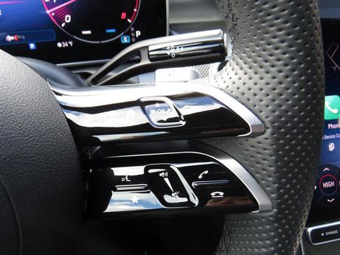 Used 2025 Mercedes-Benz C 300 4MATIC Sedan image 12