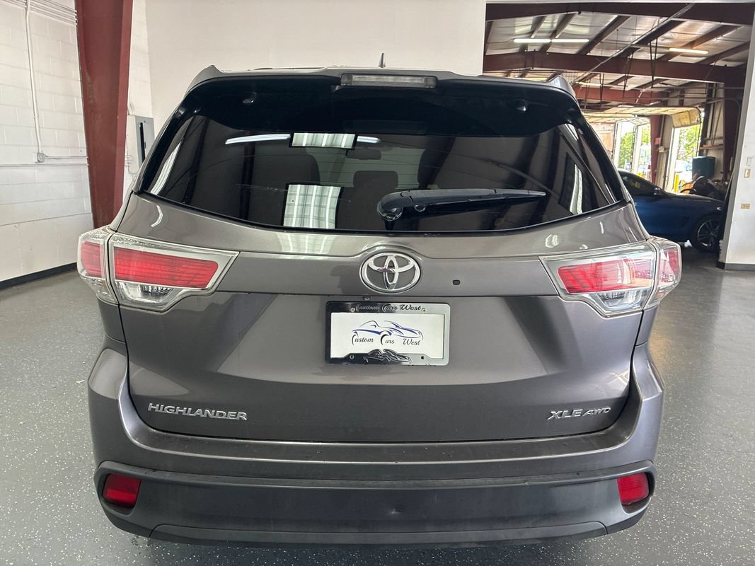 Used 2016 Toyota Highlander XLE AWD/4WD image 5