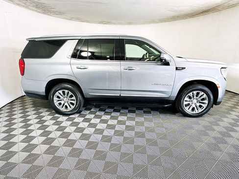 Used 2023 GMC Yukon Denali RWD image 2