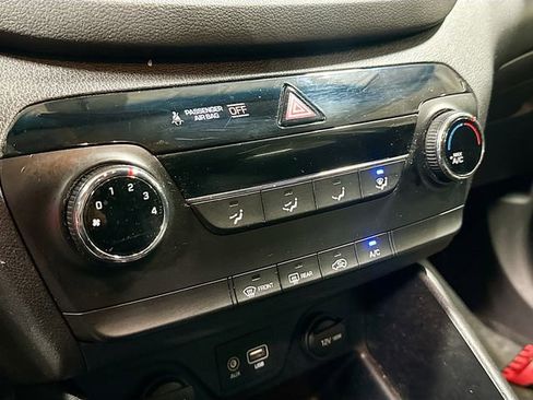 Used 2017 Hyundai Tucson SE AWD/4WD image 17