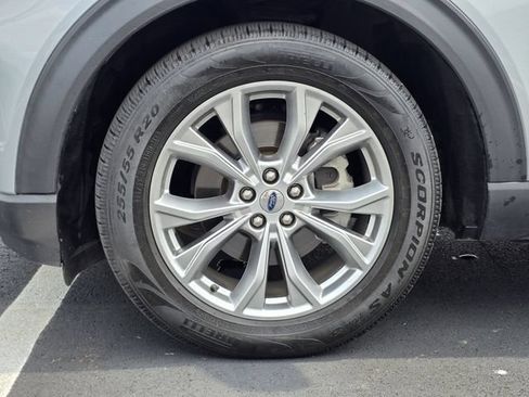 Certified 2020 Ford Explorer Limited RWD image 32