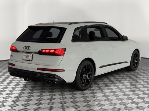Used 2025 Audi SQ7 Prestige w/ Prestige Package image 9