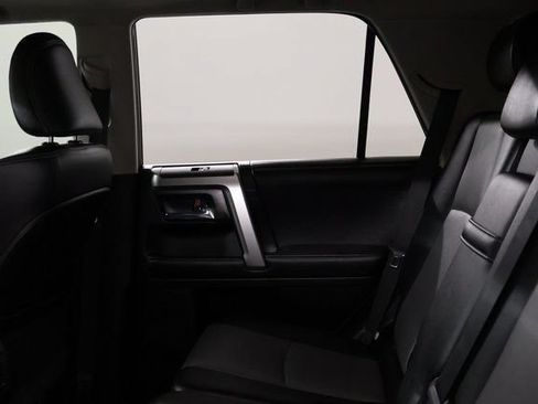 Used 2018 Toyota 4Runner SR5 Premium RWD image 28