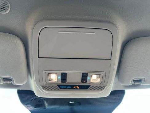 Used 2025 Ford Explorer Active image 25