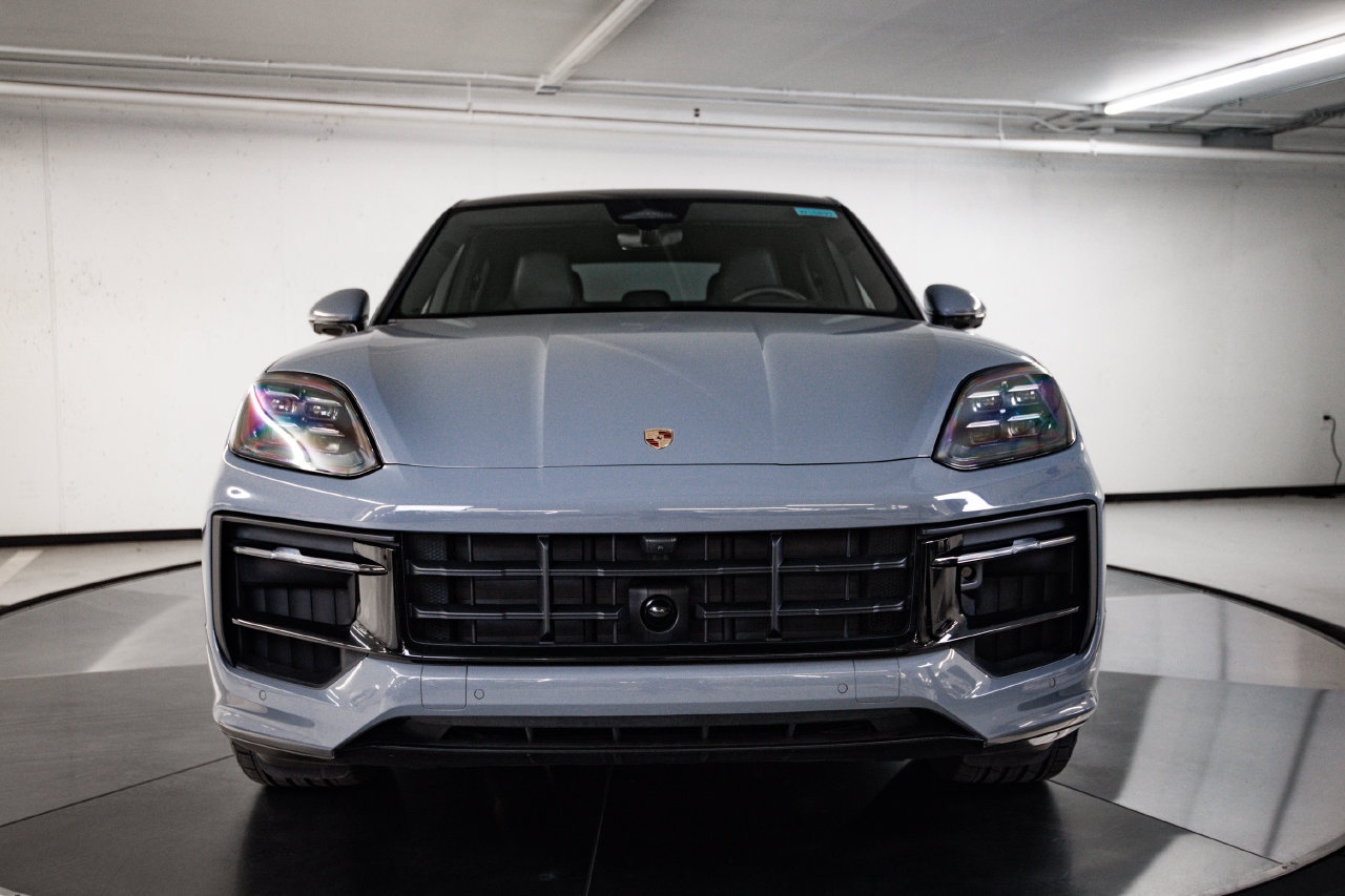 Certified 2026 Porsche Cayenne GTS AWD/4WD image 10