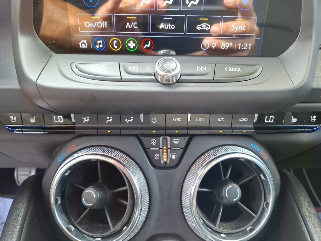 Used 2021 Chevrolet Camaro LT w/ Technology Package RWD image 26
