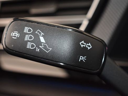 Used 2024 Volkswagen Atlas Cross Sport SEL R-Line AWD/4WD image 26