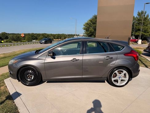 Used 2012 Ford Focus Titanium FWD image 2