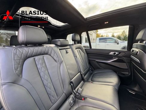 Used 2025 BMW X7 M60i w/ Climate Comfort Package image 20