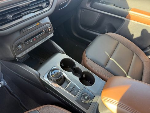 Certified 2025 Ford Bronco Sport Outer Banks w/ Outer Banks Tech Package+ image 13