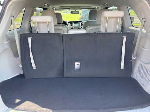 Used 2015 Toyota Highlander Limited image 8
