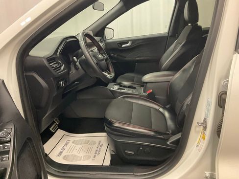 Used 2024 Ford Escape ST-Line image 4