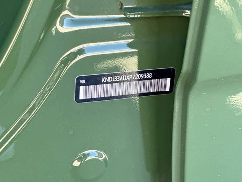 Used 2023 Kia Soul EX image 38