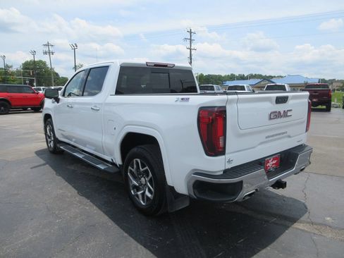 Certified 2024 GMC Sierra 1500 SLT w/ SLT Premium Plus Package AWD/4WD image 9