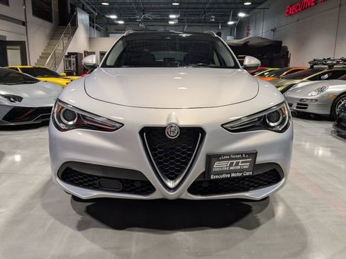 Used 2020 Alfa Romeo Stelvio Ti w/ Active Blind Spot Package AWD/4WD image 2