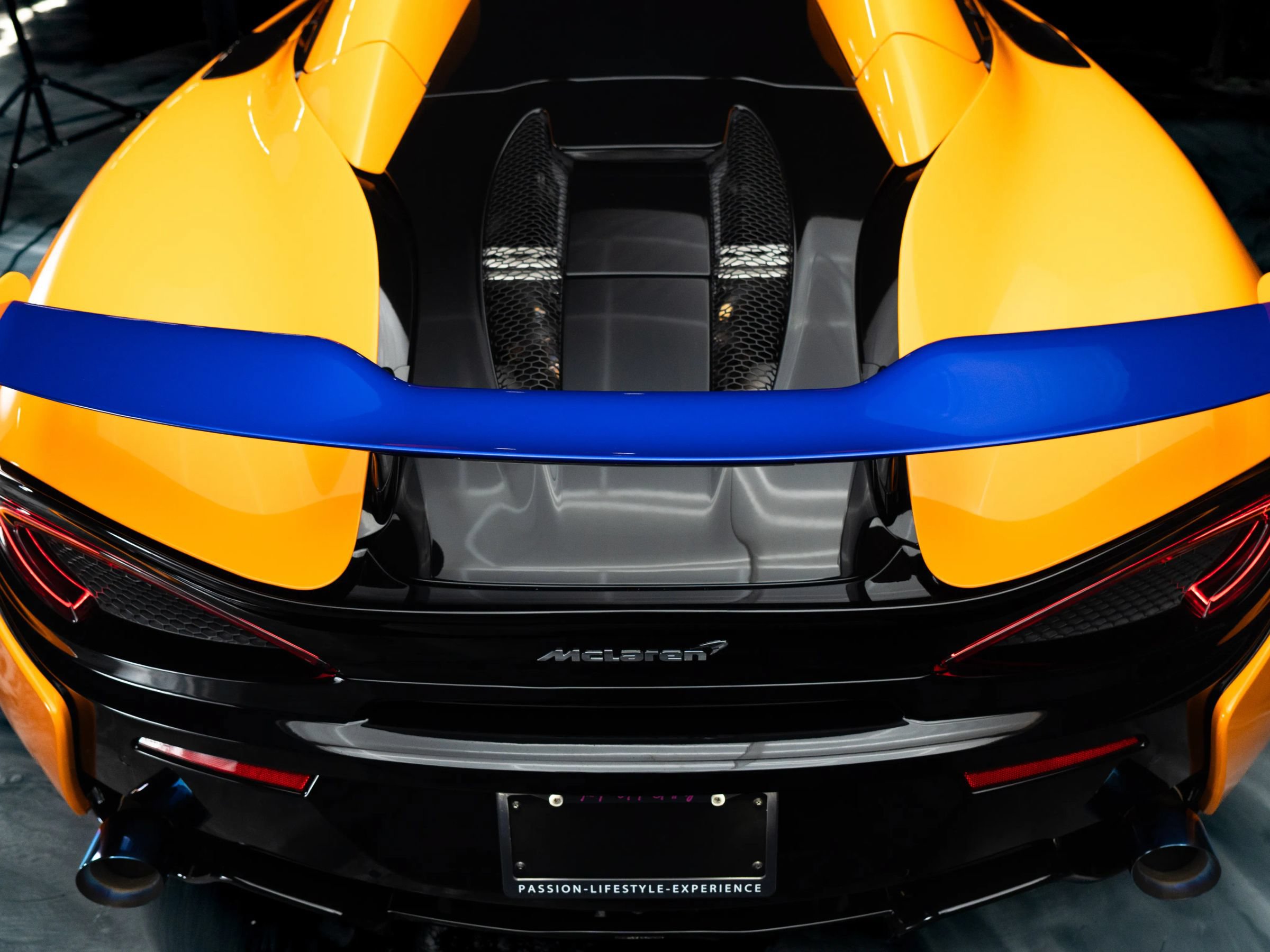 Used 2019 McLaren 570S Spider RWD image 17