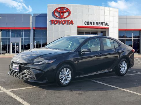 Used 2026 Toyota Camry LE image 3