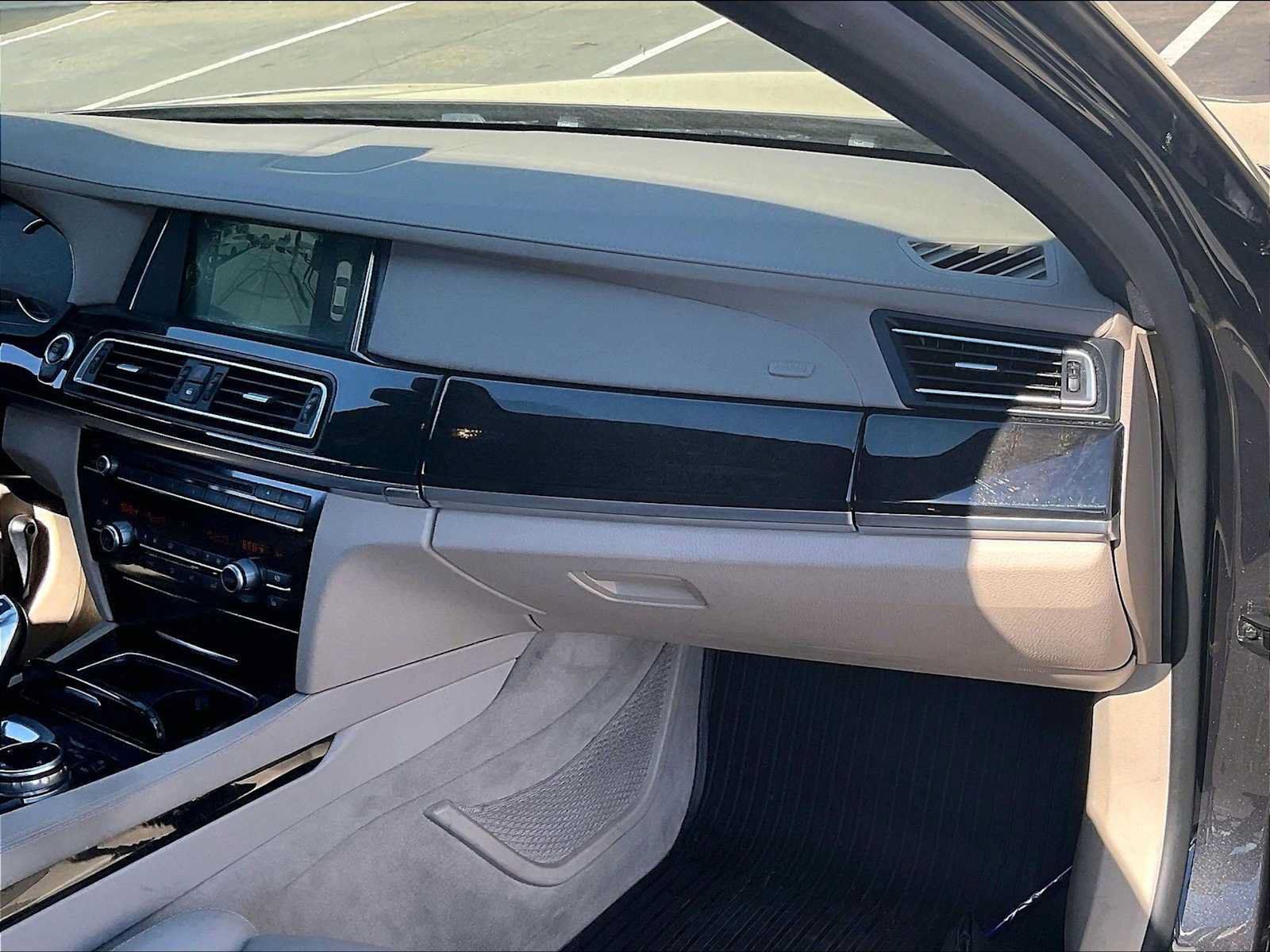 Used 2014 BMW 750Li RWD image 17