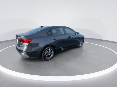 Used 2023 Kia Forte LXS image 8